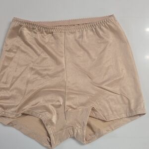 Vassarette Women's Cream Panties